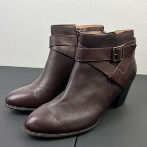 B209 Vionic Womens Trinity Ankle Bootie Brown Leather Size 11
